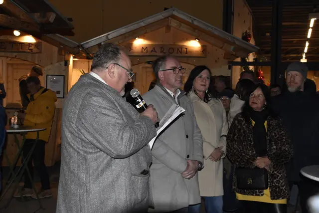 Eröffnet wurde der Markt von Veranstalter Matthäus Leitner und Bürgermeister Alexander Stangassinger. | Foto: Theresa Vogl