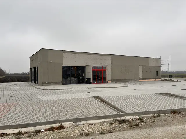 Der Rohbau in Langenrohr, vis a vis des alten Leiner-Gebäudes. | Foto: Victoria Edlinger