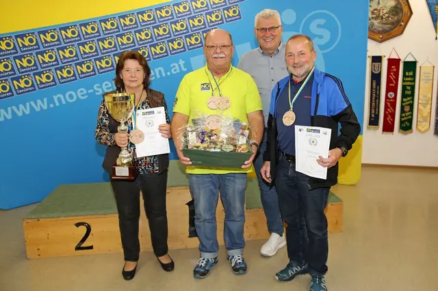 Monika Tschepp, Manfred Schmirl und Fritz Datzreite | Foto: zVg. Die Rabensteiner Schützengilde