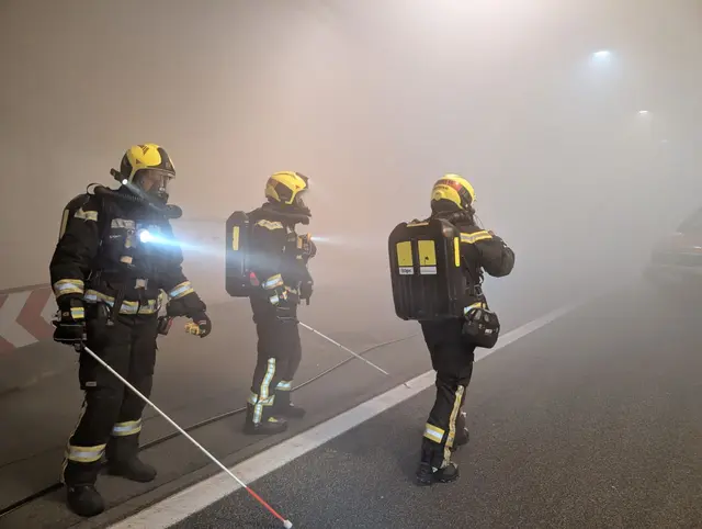 Die Atemschutztrupps mussten zuerst vermisste Personen lokalisieren und retten sowie mit der Brandbekämpfung beginnen. | Foto: BFVMZ
