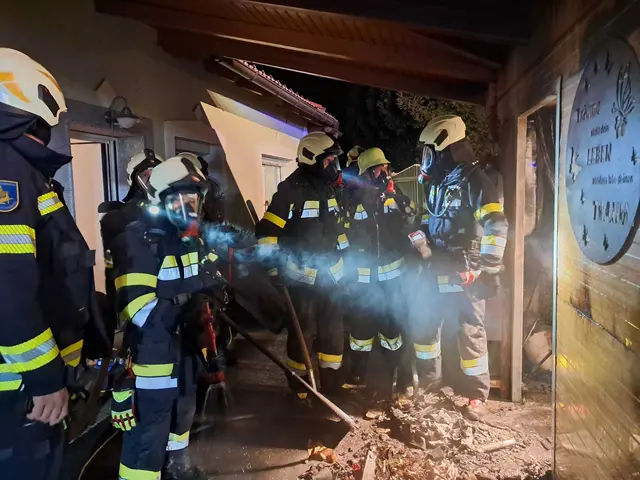 Beißender Geruch und eine starke Rauchentwicklung seien bereits bei der Anfahrt wahrnehmbar gewesen. | Foto: Freiwillige Feuerwehr St. Thomas am Zeiselberg