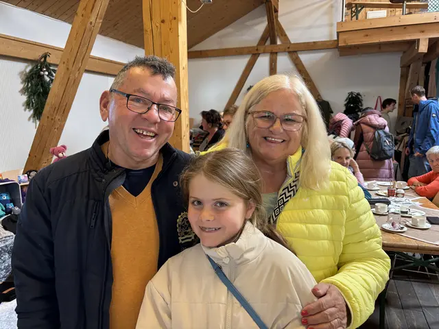 Gut gelaunte Besucher: Reinhard und Rosi mit Enkelin Ella | Foto: Voithofer