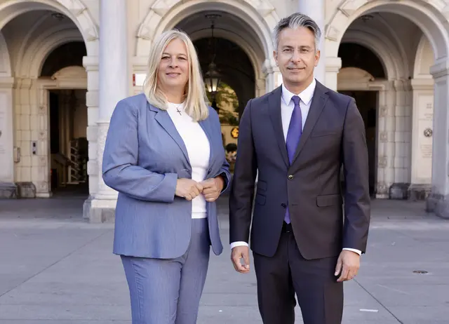 Modisch unterwegs: Claudia Unger und Kurt Hohensinner von der ÖVP haben laut Carina Harbisch einen sehr guten Modestil. | Foto: Grazer Volkspartei/Benjamin Gasser