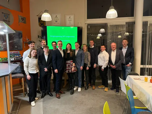 Die Junge Volkspartei Langenwang bei ihrem ordentlichen Ortsgruppentag im "S'Stüberl" am Sportplatz in Langenwang. | Foto: Carolin Kogler 