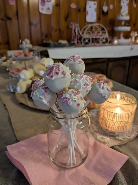 Kuchenbuffet de luxe.  | Foto: Evelyn Grundböck