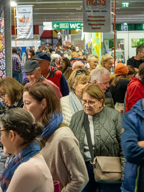 Zahlreiche Messebesucherinnen und -besucher nutzten die Angebote der SENaktiv mit Kreativbereich. | Foto: Congress Messe Innsbruck