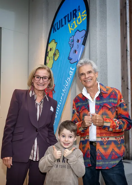 Erster Kinder-Landesfeiertag im KinderKunstLabor St. Pölten – mit Thomas Brezina und Landeshauptfrau Johanna Mikl-Leitner. | Foto: NLK Khittl