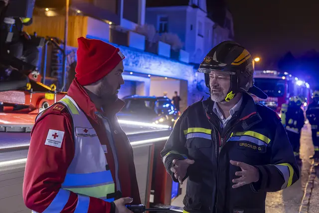 Vor Ort stellte sich heraus, dass sich noch ein Bewohner im stark verrauchten Bereich befand. | Foto: Manfred Wimmer