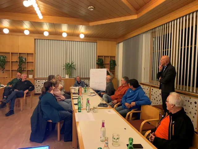 Engagement für die Nahversorgung: Über 20 Obfrauen und Obmänner der Kammerner Vereine nahmen am Workshop teil, um neue Ideen für die Zukunft des Nahversorgers zu entwickeln. | Foto: Dobnigg