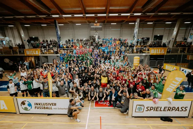 300 Fußballer:innen mit Behinderungen sorgten für einen Teilnehmerrekord beim SPIELERPASS CUP presented by BILLA in St. Pölten. | Foto: Spielerpass / Florian Rogner