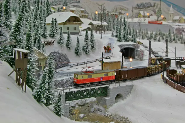 Die Weihnachtsausstellung findet im Clublokal statt.  | Foto: 1. MBC Ried