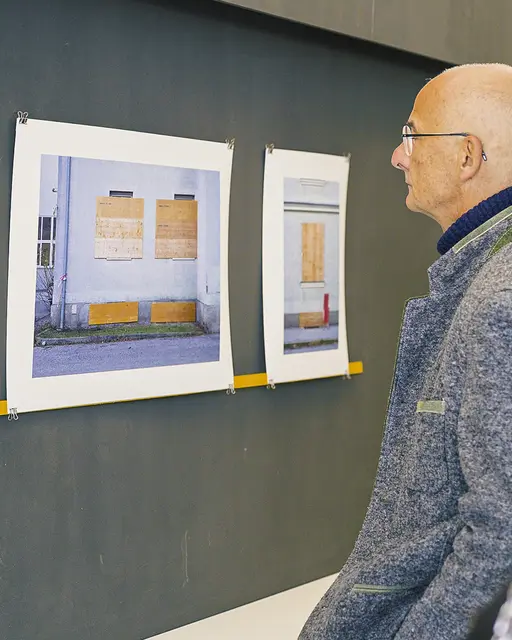 Die Gäste bestaunten bei der Präsentation die ausgestellten Werke. | Foto: Stadtgemeinde Kapfenberg/Mayer
