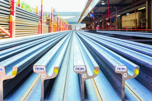 Das Unternehmen stattete die gesamte Strecke der Koralmbahn mit rund 290 Kilometern ultralangen Premium-Schienen aus. 
 | Foto: Voestalpine