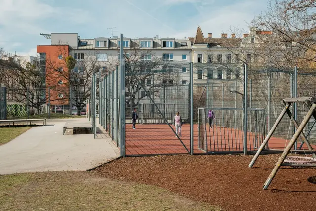 Die unter den Nutzerinnen und Nutzern beliebten Ballsportplätze sollen um weitere Fitnessangebote erweitert werden.  | Foto: GB*/Dutkowski