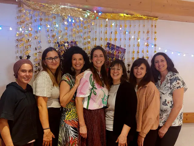 Die Veranstalterinnen Agnes Tiefenbacher, Lisa Wallner, Gertraud Steyrer, Katharina Bichler, Sandra Gramm, Katharina Gamböck und Cornelia Vonwald freuen sich über einen gelungenen Mädlstreff.