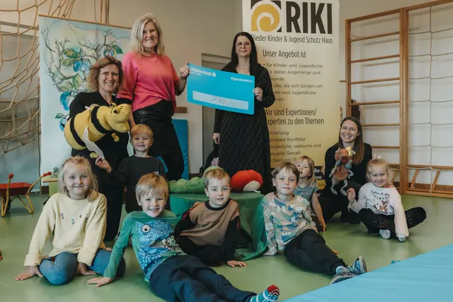 Spendenübergabe an das Rieder Kinder- und Jugend Schutz Haus. | Foto: RIKI