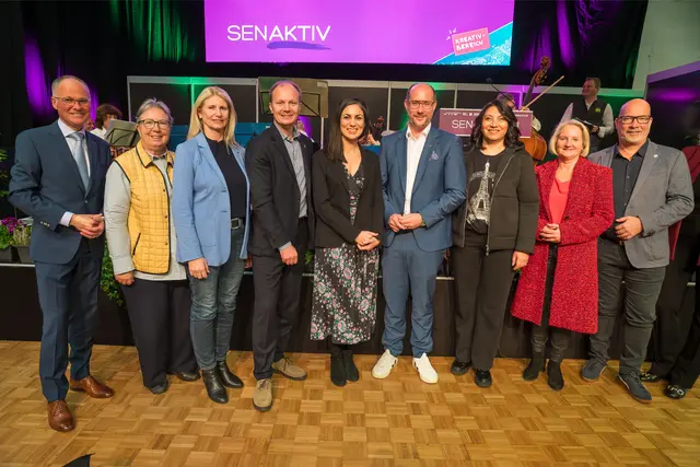 Christian Mayerhofer (Geschäftsführer CMI), Klara Neurauter (Bundesratsmitglied), Iris Zangerl-Walser (Landtagsabgeordnete), Johannes Anzengruber (Bürgermeister Innsbruck), Sebiye Cara (Wirtschaftskammer Tirol Messepräsidentin), Mario Gerber (Landesrat), Selma Yildirim (Nationalratsabgeordnete), Claudia Hagsteiner (Landtagsabgeordnete), Herwig Zöttl (Landtagsabgeordneter) (v.l.n.r.) | Foto: Congress Messe Innsbruck
