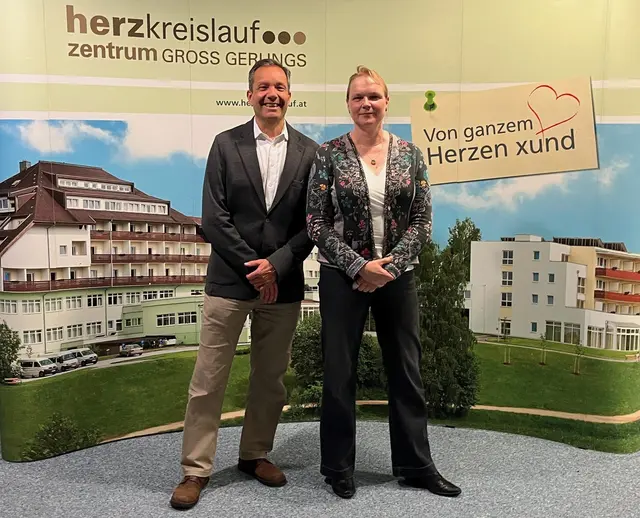 Primarius Univ.-Doz. Dr. Sebastian Globits vom Herz-Kreislauf-Zentrum Groß Gerungs mit Dr. Marianne Stopar, Bezirksärztevertreterin des Bezirks Zwettl, v.l. | Foto: HKZ Groß Gerungs 