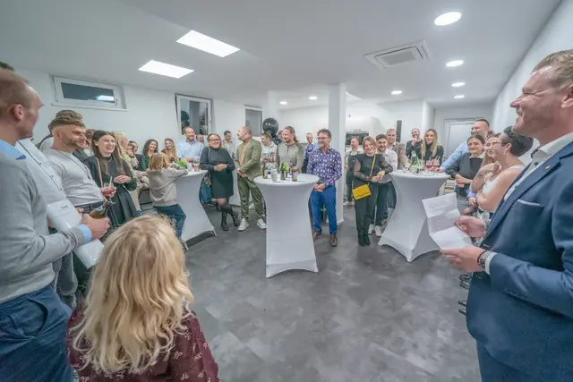 Zahlreiche Gäste folgten der Einladung der neugegründeten BetterMove GmbH. | Foto: Marco Pircher Photography