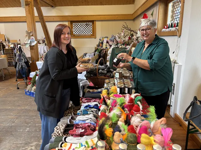 Der kreative Adventzauber lockte zahlreiche Besucher in den Samerstall. | Foto: Voithofer