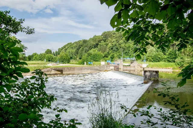 Am Wehr in Wankham baut der Energieversorger KWG ein neues Wasserkraftwerk, das Strom für 3.000 Haushalte liefern soll. | Foto: KWG