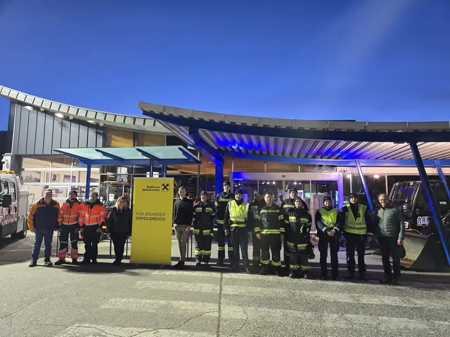 Mitarbeiter vom ARBÖ (Robert Lubach, Christofer Leutschacher, Wolfgang Graier), der Raiffeisenbank Mittelkärnten (Sarah Krall, Lukas Leitgeb, Heinz Mödritscher), der Freiwilligen Feuerwehr Gurk (Helene Merl, Christoph Moritz, Michael Oberdorfer, Ralph Nott, Harald Simonitti, Julia Kraßnitzer), und der Polizei (Markus Hebenstreit, Elisabeth Eicher, Franz Glanzer) | Foto: Privat