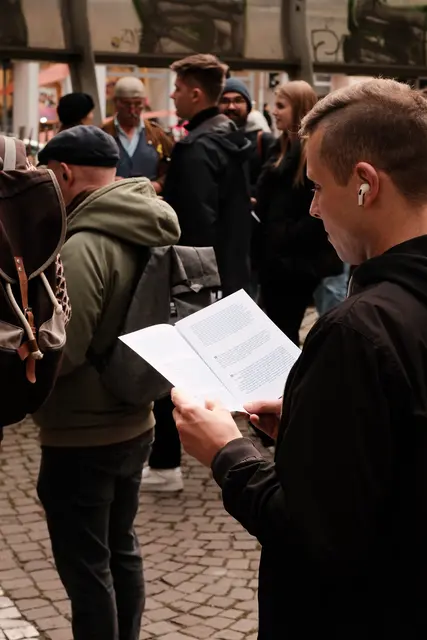 In über 200 Seiten werden unscheinbare Orte in Wien  entdeckt. | Foto: FB