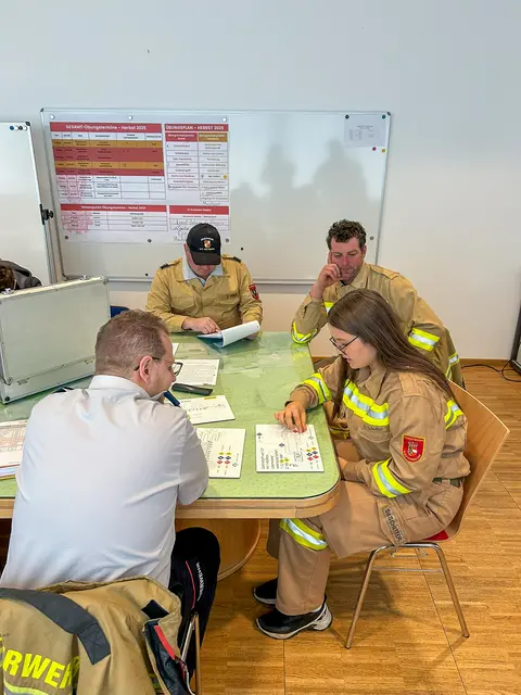 Am Samstag, dem 15. November 2025, fand in Tamsweg die Abnahme des Feuerwehrjugendleistungsabzeichens (FJLA) in Gold statt. | Foto: BSBÖ OVI Keidel Thomas
