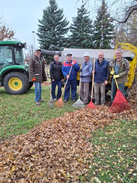 Mit dem Herbst kommt das Laub. Gut, dass es den Verschönerungsverein gibt! | Foto: Stadtgemeinde Poysdorf