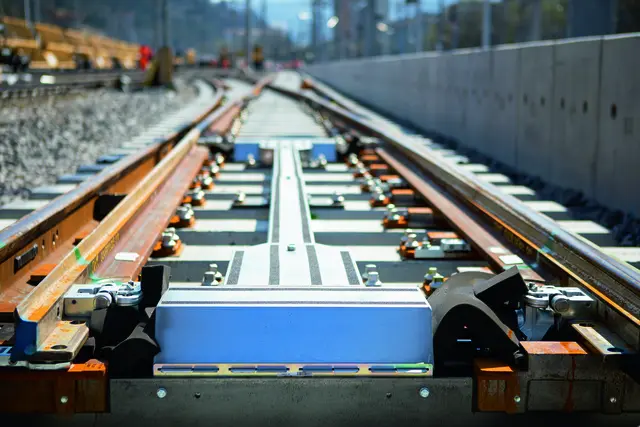 Die innovativen Weichensysteme und die dazugehörige digitale Überwachungstechnik stammen primär aus den steirischen Standorten Zeltweg und Donawitz, sowie dem Weichenwerk Wörth (NÖ).
 | Foto: Voestalpine