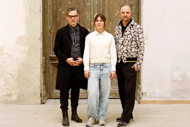 Thomas Hörl, Kira Koplin und Haiko Pfost sind das neue Leitungsteam für das Kulturfestival "Supergau" in Salzburgs Bezirken.  | Foto: Anna Breit