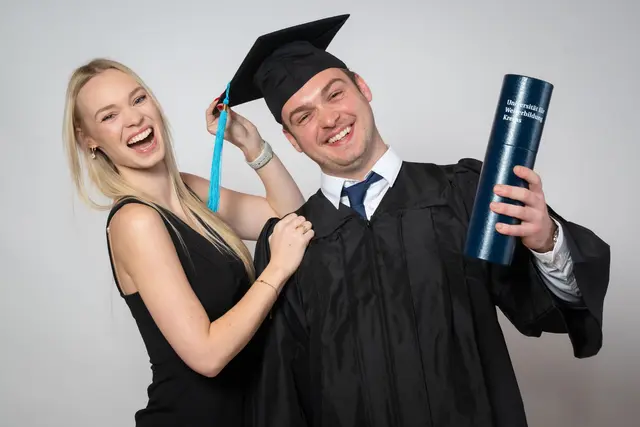 Stolze Absolventen der Bauakademie OÖ. | Foto: Andreas Röbl