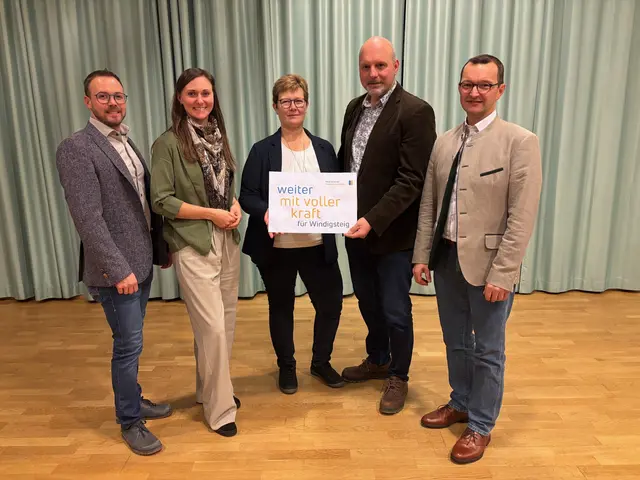Viktoria Hutter und Nikolaus Noe-Nordberg (r.) gratulieren der neu gewählten Gemeindeparteiobfrau Maria Knoll, ihrem Stellvertreter Michael Bartl sowie dem Finanzreferenten Andreas Trappl (l.) | Foto: VPNÖ