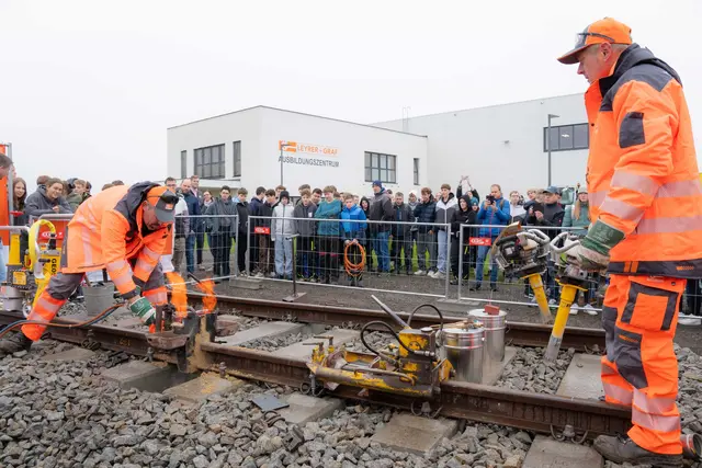 Aktuell bildet Leyrer + Graf 160 Jugendliche in 12 Lehrberufen aus und zählt damit zu den wichtigsten Ausbildungsbetrieben der Region. | Foto: Leyrer + Graf