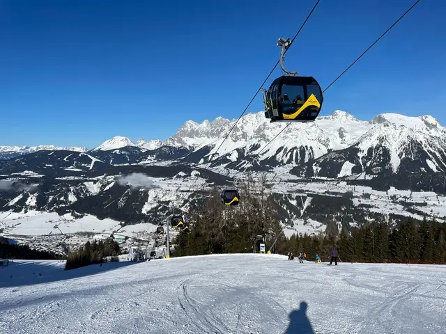 Die Planai ist das erste steirische Skigebiet, das den Winterbetrieb aufnimmt. | Foto: Hollinger