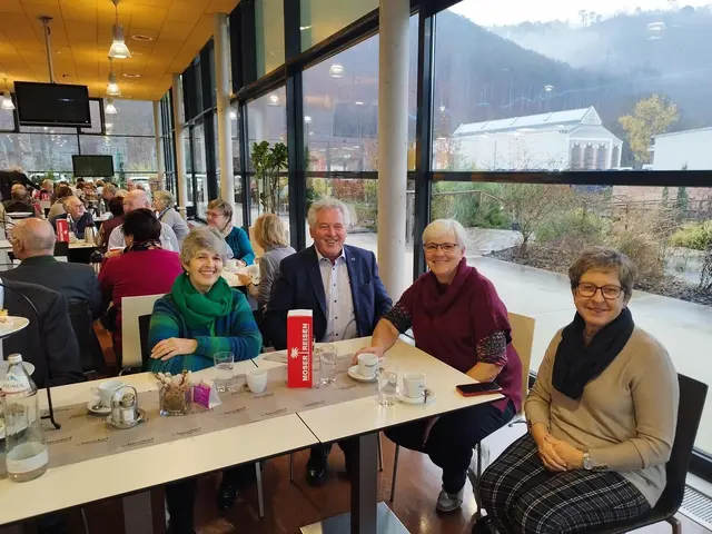 Beim Mittagessen in der Kantine von Berndorf AG