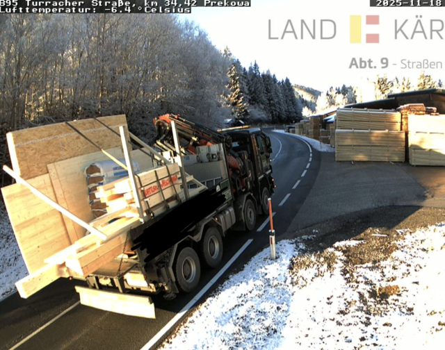 Die Fahrbahn auf der Turracher Straße heute Früh. | Foto: Webcam Land Kärnten