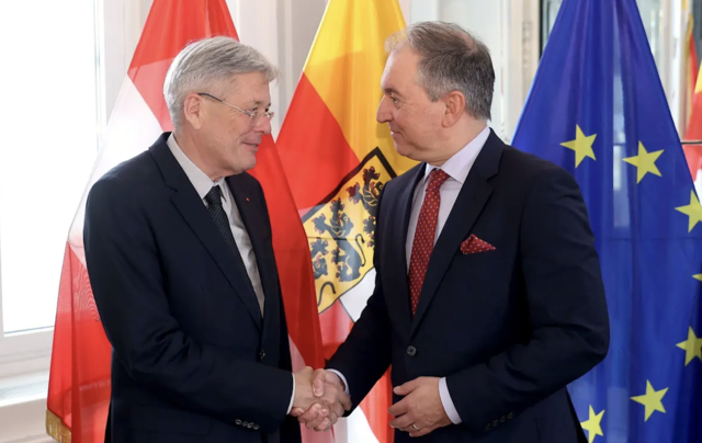Arbeitsgespräch mit dem deutschen Botschafter, Vito Cecere. LH Peter Kaiser, Vito Cecere. | Foto: LPD Kärnten/Kuess