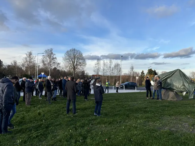 Großes Interesse an neuen Kunstwerk | Foto: Daniel Schmidt