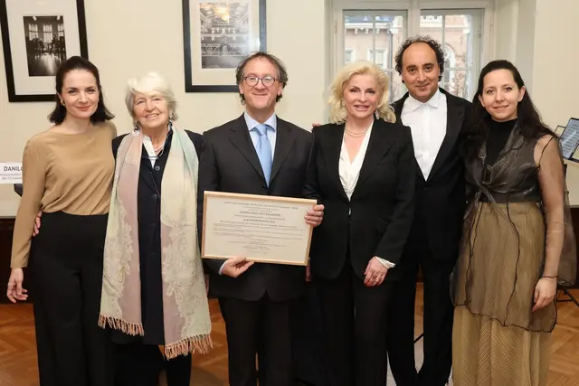 Marta Potulska, Elisabeth Thausing, Niccolò Paganini (Urur-Enkel des großen Virtuosen), Barbara Feldmann, Mario Hossen und Liliana Kehayova bei der feierlichen Gründung des Vereins der Freunde der Musik von Niccolò Paganini - Wien | Foto: Katharina Schiffl