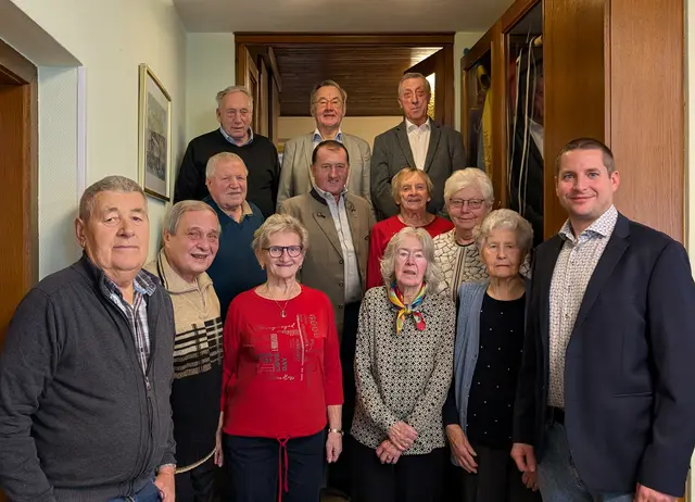 Feierten auf Einladung der Marktgemeinde Echsenbach gemeinsam den 80. oder 85. Geburtstag: 1. Reihe: Franz Sturm, Pater Richard, Maria Engelmayer, Gerlinde Leitgeb, MariaZlabinger, Vizebürgermeister Christian Kletzl
2. Reihe: Josef Marchsteiner, Alois Scharf, Anna Holzmüller, Aloisia Kühböck
3. Reihe: Karl Marchsteiner, Diakon Leopold Weiß, Kurt Schilcher. | Foto: Marktgemeinde Echsenbach