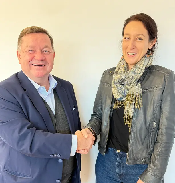 Werner Amon gibt an die neue Obfrau Christina Köstenbauer ab. | Foto: Elternverein BG/BORG Deutschlandsberg