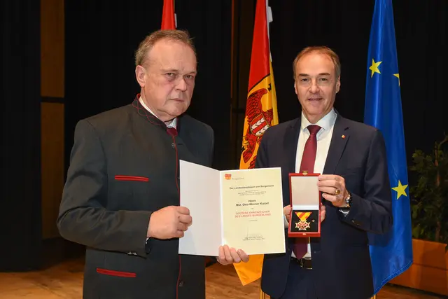 Otto-Werner Kaipel aus Wiesfleck wurde das Goldene Ehrenzeichen verliehen. | Foto: Landesmedienservice Burgenland/Gregor Hafner