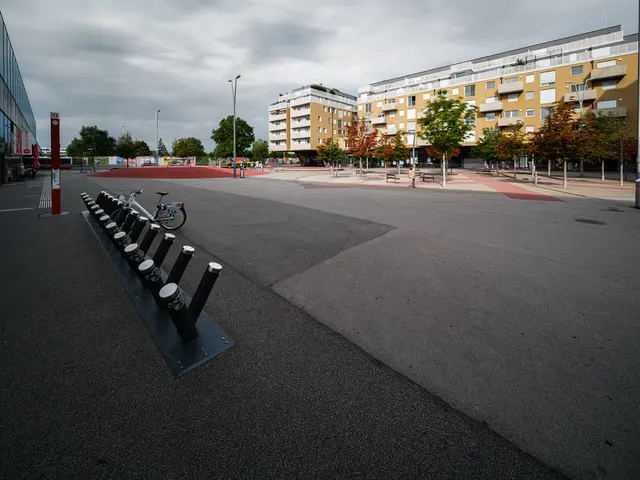 Asphalt-, Gummi- und Kiesbelag: Der Wonkaplatz ist für Greenpeace und einige Aspernerinnen und Asperner nicht schön anzusehen. | Foto: Greenpeace