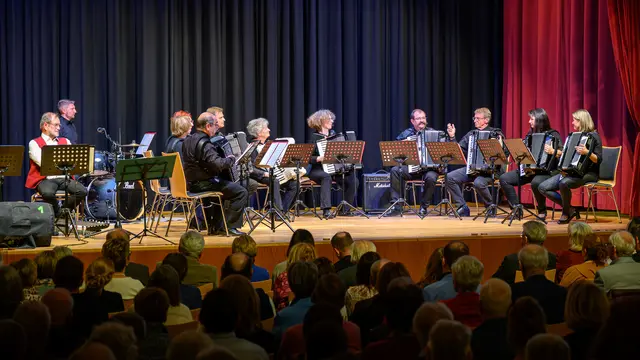 Das Ensemble Wieczorek auf der Bühne | Foto: Bernhard Wieczorek