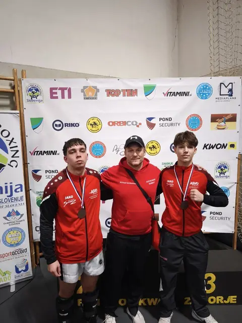 Matyas Salga und Alexander Calenciuc waren in Slowenien vertreten. | Foto: Kickbox Club Rohrbach