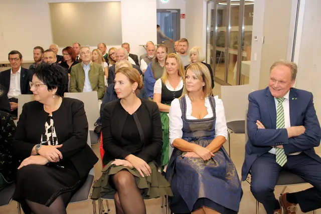 Klaudia Stroißnig, BH Elisabeth Kladiva, Karin Herz und Erwin Dirnberger vor der Feier | Foto: Gemeinde Söding-St. Johann