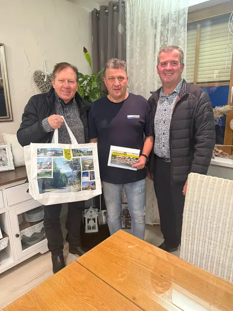 Bürgermeister Matthias Weghofer, Obmann Christoph Strümpf und Vizebürgermeister Christoph Ramhofer. | Foto: Marktgemeinde Wiesen