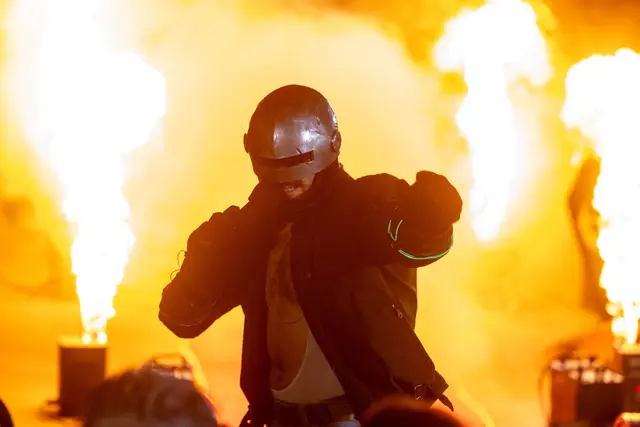 Vinzenz Helmreich feuerte als Hauptkampfrichter und Showmaster des Abends die Athletinnen und Athleten zu Höchstleistungen an. | Foto: Outdoorfitness Freistadt