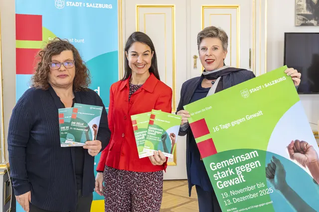 Programmpräsentation 16 Tage gegen Gewalt. Im Bild: v.l.:Doris Wlczek-Spanring, StoP, Isabel Bojanovsky, Gewaltschutzschirm; Alexandra Schmidt, Frauen- und Gleichbehandlungsbeauftragte